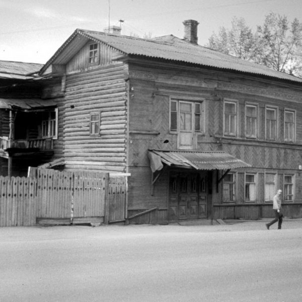 Угол ул. Предтеченская - ул. Ветошкина. 2000 год Вологда