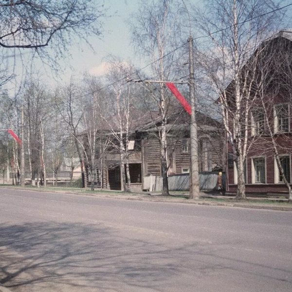 Улица Мира у перекрёстка с улицей Чехова, 1983 год Вологда