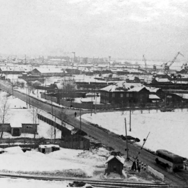 Вид на Советский проспект с крыши Швейной фабрики в конце 1960-х годов Вологда