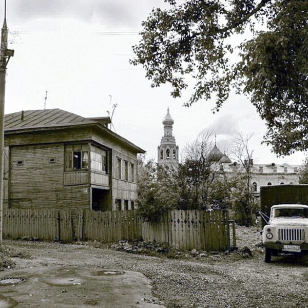 Торговая площадь, начало 1990-х Вологда