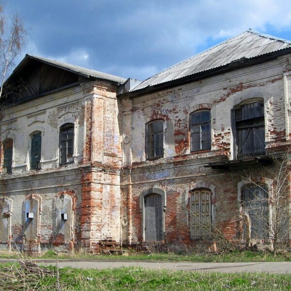 Корпус бывшего пивоваренного завода Первушина на Набережной 6 Армии, начало 2000-х (утрачено) Вологда