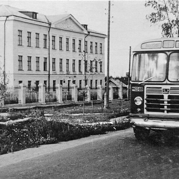 Октябрьский посёлок, улица Бульварная (современ. ул. Гагарина). Конец 1950-х Вологда